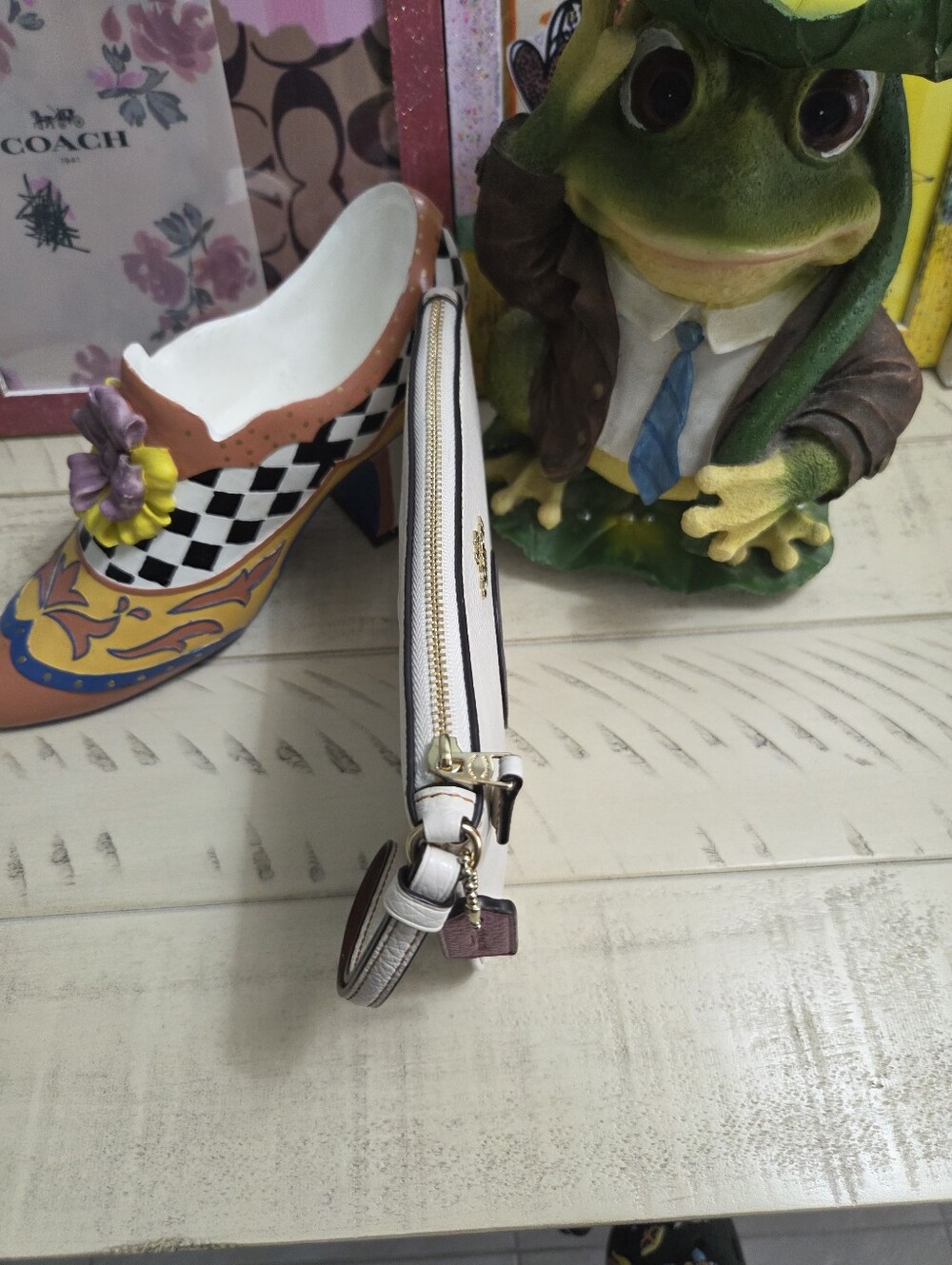 Coach x Disney Minnie Mouse Patch Small Wristlet in the "Chalk" white, EUC - Picture 8 of 16